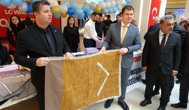 Erzincan'da 'Yaşlılara saygı haftasında' sergi açıldı