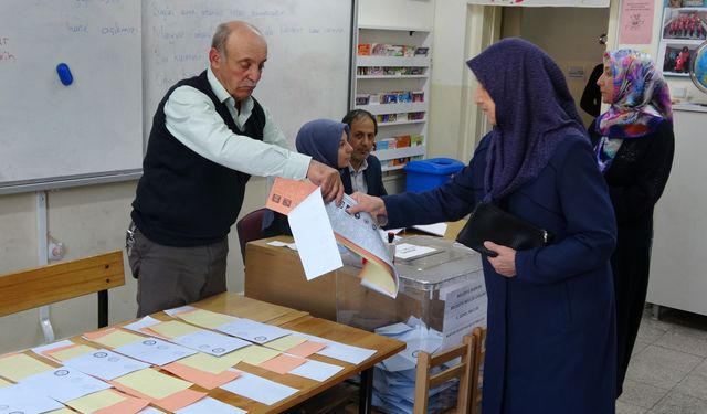 Erzincan'da yeni dönem belediye meclis üyeleri. Meclis üyeliğinde hangi parti kaç oy aldı ?
