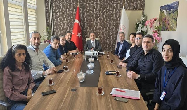Erzincan’da eczacılarla toplantı gerçekleşti