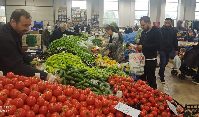 Erzincan’da sebze ve meyve bolluğu! Yağmur yağdı fiyatlar çok ucuzladı