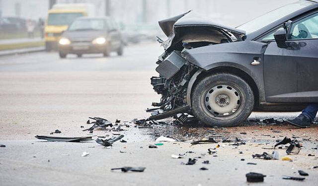 Trafik kazası meydana geldi: 1 ölü, 1 yaralı