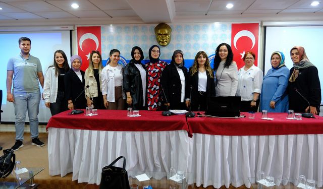 Erzincan'da kadın girişimcilere iletişim konulu eğitim verildi