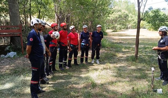 İtfaiye erlerine dağcılık eğitimi verildi