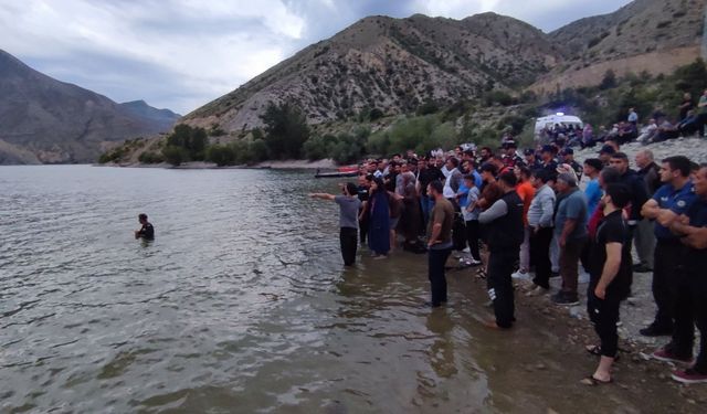Erzincan’ın komşu ilinde göle giren çocuk kayboldu