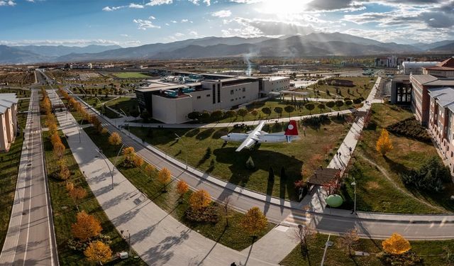 Erzincan Üniversitesi, Teknofest'te 3 Dalda Finale Yükseldi...