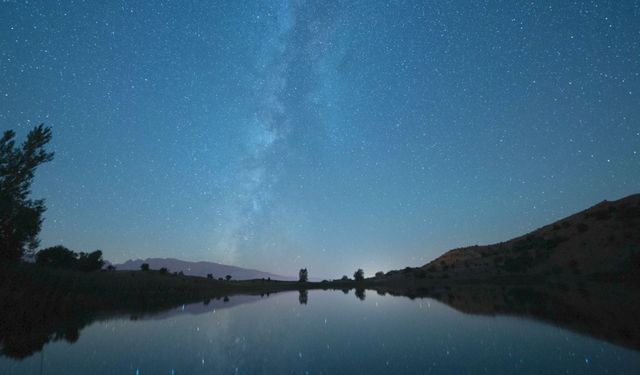 Erzincan’da perseid meteoru yağmuru görüntüleri muhteşemdi! Video haber