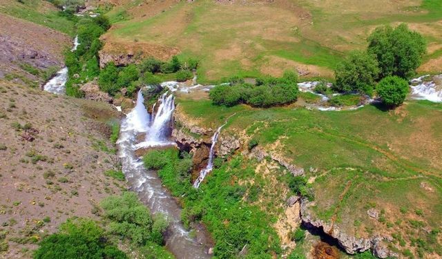 30 metreden dökülen doğal mucize: Erzincan'ın saklı cenneti