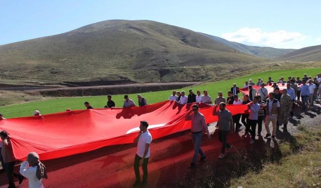 Muhteşem Otlukbeli zaferine, Erzincan ve Bayburt’tan anma yürüyüşü