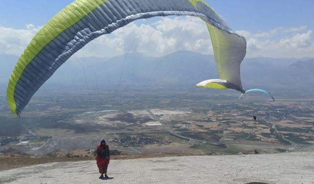 Türkiye Yamaç Paraşütü Milli Takımı Erzincan’da belirlenecek