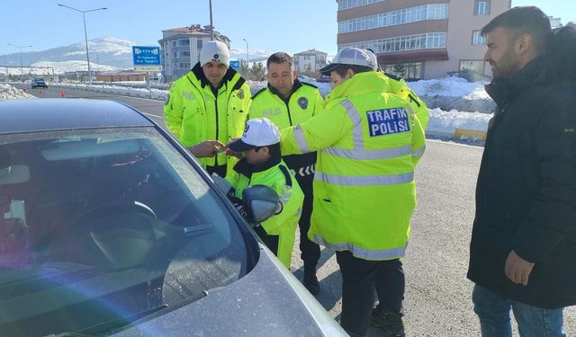 Refahiye’de özel öğrenciler trafik polisi oldu