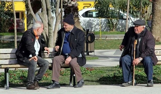 Emekliye Bayram Müjdesi: Maaş ve İkramiye Takvimi Belli Oldu!