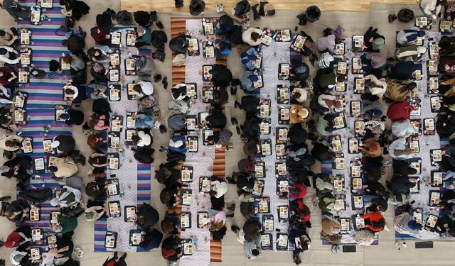 Erzincan’da Gelenek Bozulmadı: Binlerce Öğrenciye İftar Kapıları Açıldı!
