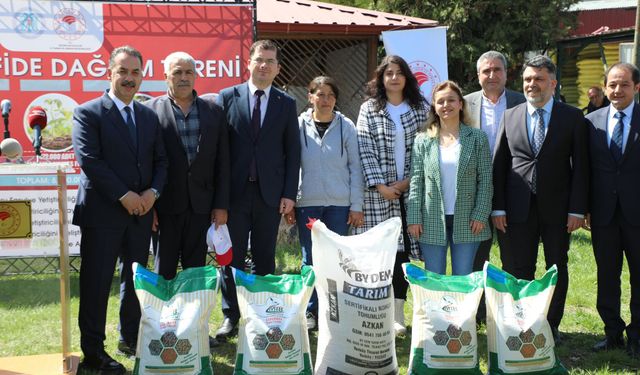 Erzincan’da tohum ve fidan dağıtımı yapıldı