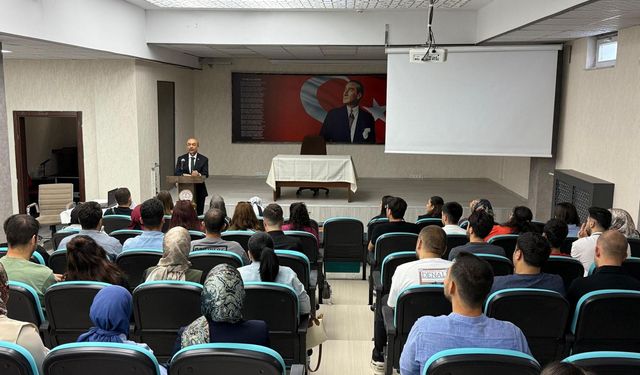 Erzincan Milli Eğitim Müdürü Kartal, öğretmenlerle bir arada