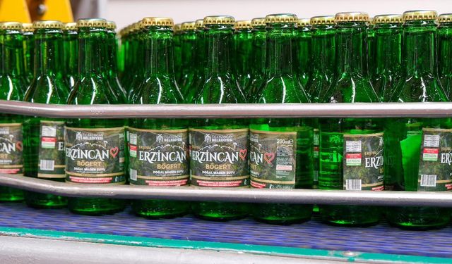 Uzmanından uyarı: "Sıcağın getirdiği ödemle başa çıkmak için maden suyu tüketilmeli"