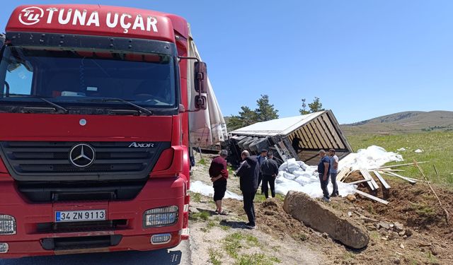 Refahiye, Erzincan yolu üzerinde trafik kazası
