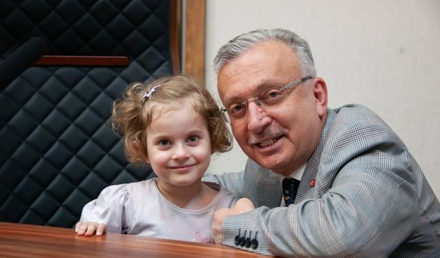 Rektör Levent, minik öğrencileri ağırladı