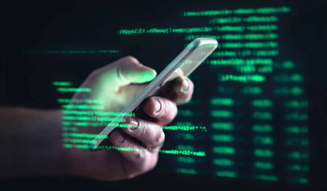 Telefonun seni dinliyor mu? Bunlara dikkat!