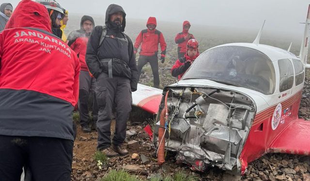 Uçağın enkazına ulaşıldı: 1 ölü 1 yaralı