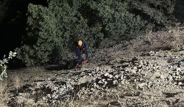 Sivas'ta kaza: 6 saat sonra 4 kişinin cenazesine ulaşıldı