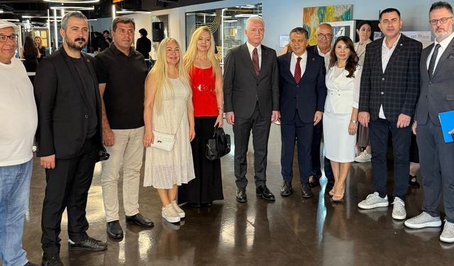 Vali Gül KGK’nin “Türkiye’deki Amerika” sergisini açtı