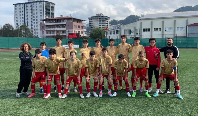 Anagold 24 Erzincan Spor U14, galibiyet serisini sürdürüyor