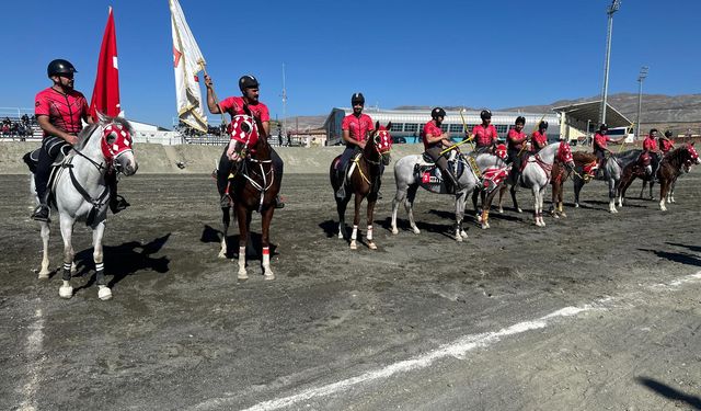 Erzincan'da cirit heyecanı başladı...