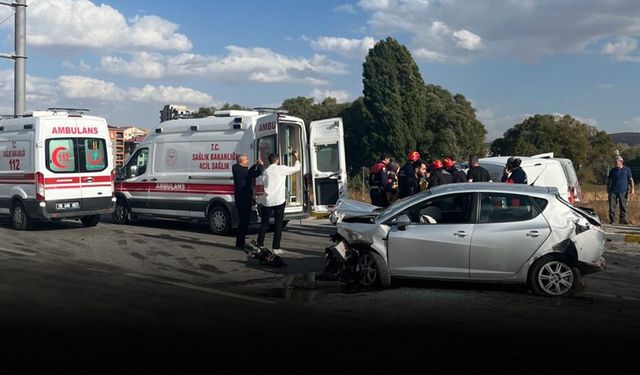 Sivas Erzincan Çevreyolunda zincirleme kaza: 1 ölü, 4 yaralı...