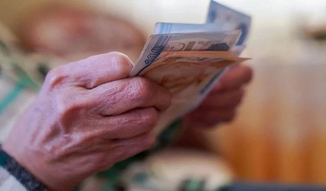 Nafaka alan kişiler de 65 yaş aylığından yararlanabilecek