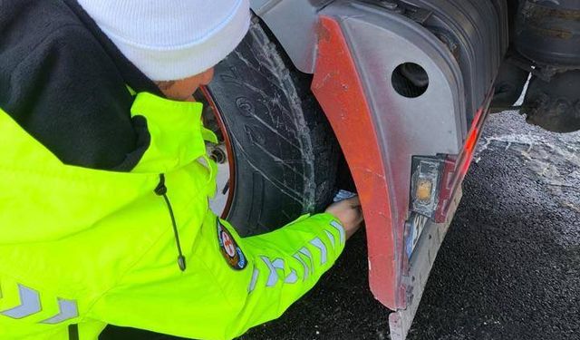 Erzincan'da kış lastiği denetimi: 3 araca ceza!