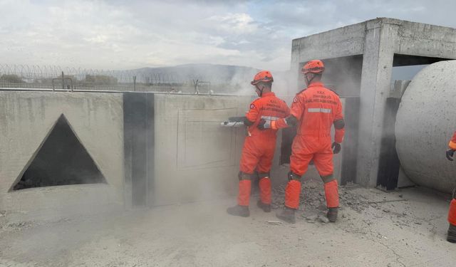 Erzincan’da AFAD ve 3. Ordu İş Birliğiyle Arama-Kurtarma Tatbikatı