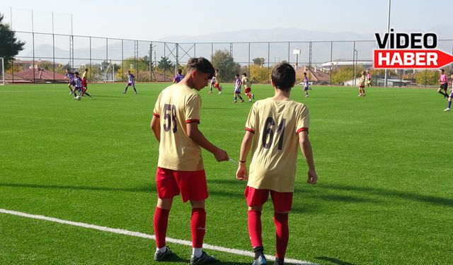 Anagold 24 Erzincanspor U14 ve U15 evinde ter döktü