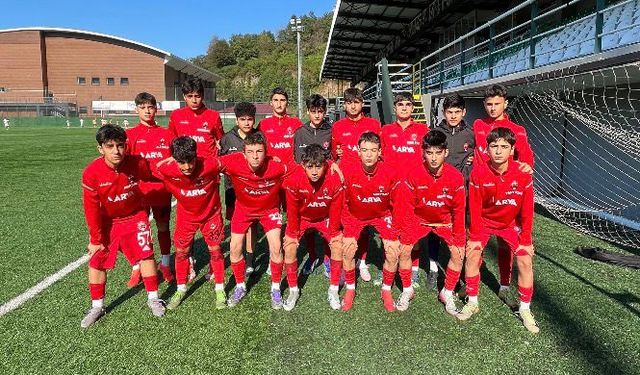 Erzincan'ın U15 takımı liderliğini korudu