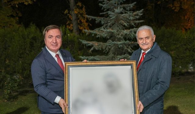 Vali Aydoğdu'dan Binali Yıldırım'a çok özel hediye...