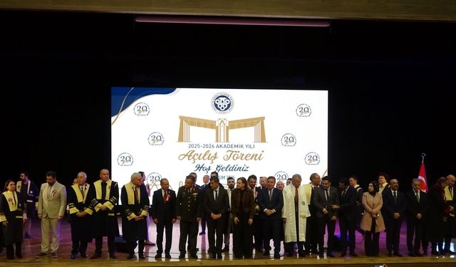 EBYÜ’de yeni dönem coşkusu: “Çağın İçinde İnsan Kalmak!”