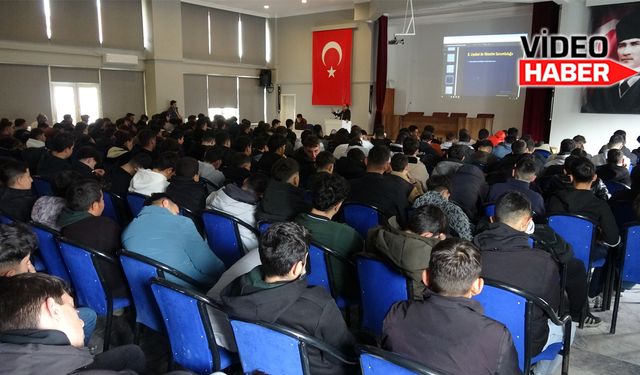Prof. Dr. Sağlam Erzincan'da öğrencilere seslendi