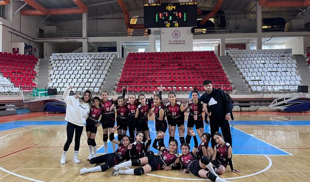 Erzincan'ın minik file efeleri yarı finale damga vurdu!