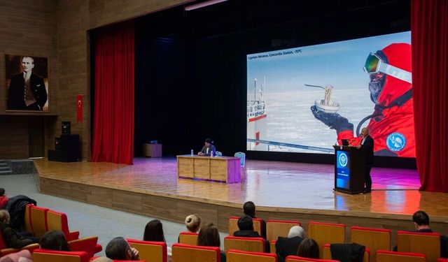 Antarktika’dan Bilim ve İklim Hikâyeleri EBYÜ’de...