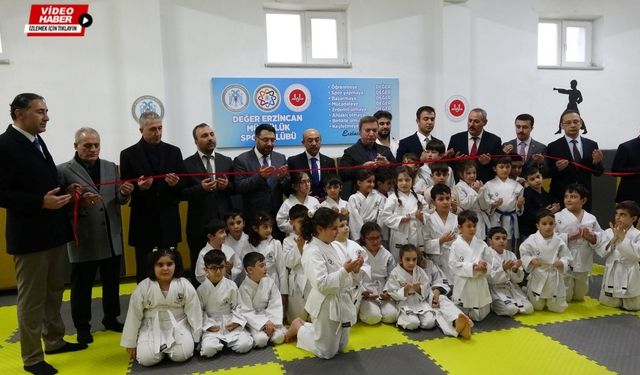 Erzincan’da açılışta minik yürekten Fatiha