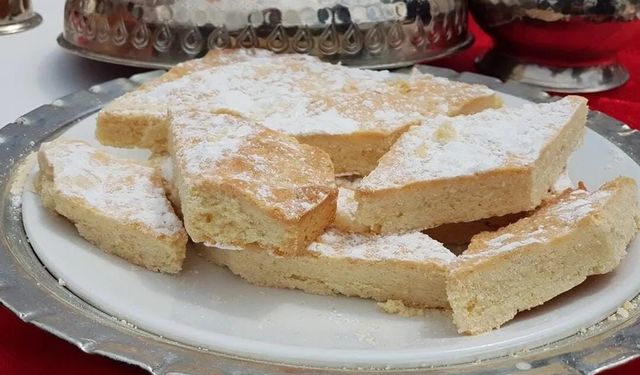 Çay saatlerinin vazgeçilmezi Erzincan Lokumu