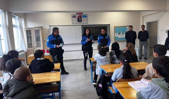 Erzincan Polisi okul okul geziyor...
