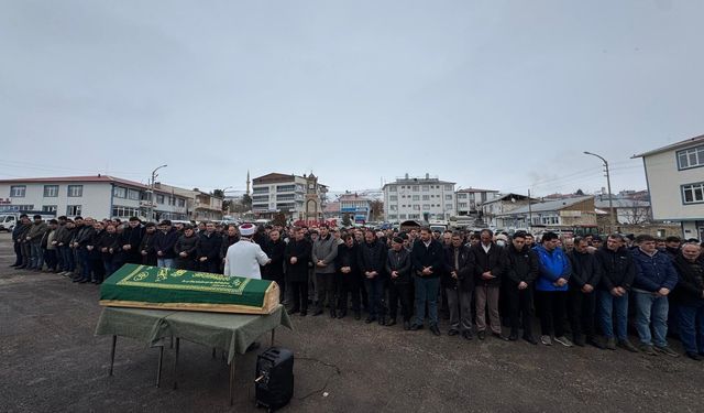 Belediye Başkanı Tektaş'ın Babası,  Otlukbeli’nde Son Yolculuğuna Uğurlandı