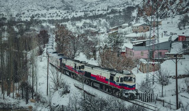 Erzincan’da Doğu Ekspresi Büyüsü: Vali Aydoğdu’dan Şiir Gibi Paylaşım