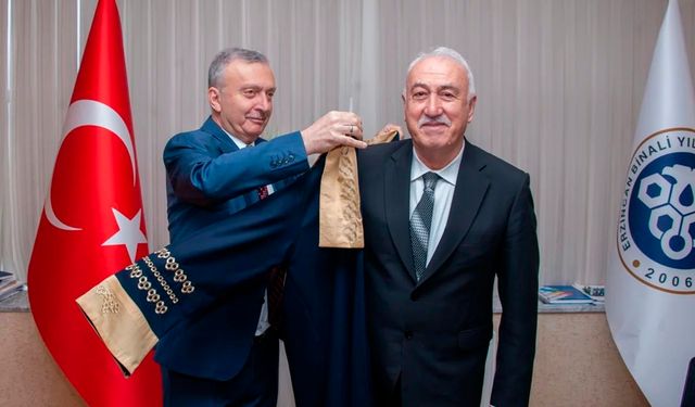 Erzincan'da Genel Sekreter Cihat Hocaya Profesörlük Takdim Edildi...