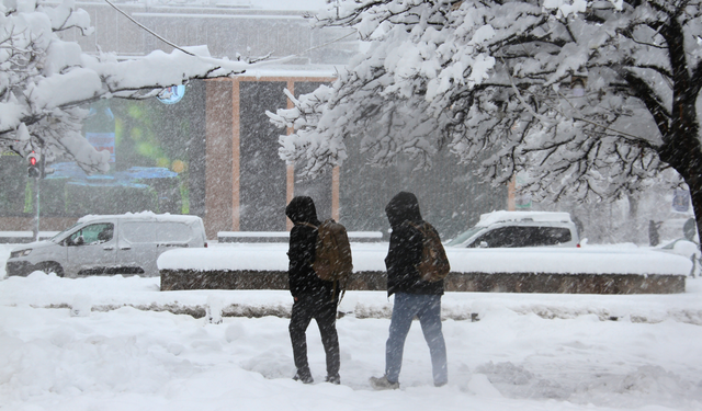 Erzincan’da yarın okullar tatil mi? Vali Aydoğdu’dan açıklama geldi!