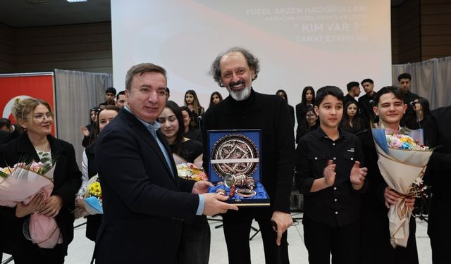 “Kim Var?” Sahneye Taştı: Erzincan’da Sanat Dolu Bir Gece