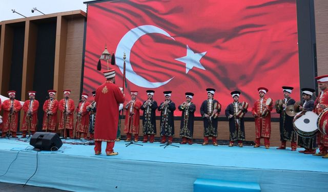 Erzincan Caddeleri tarihin sesli imzası Mehteri yaşatıyor