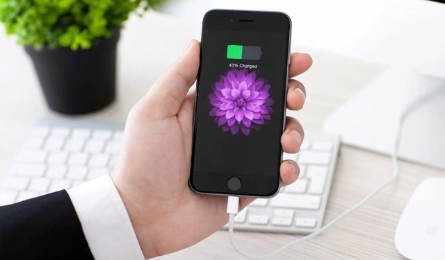 Telefonu Şarja Takarken Yapılan Büyük Hata