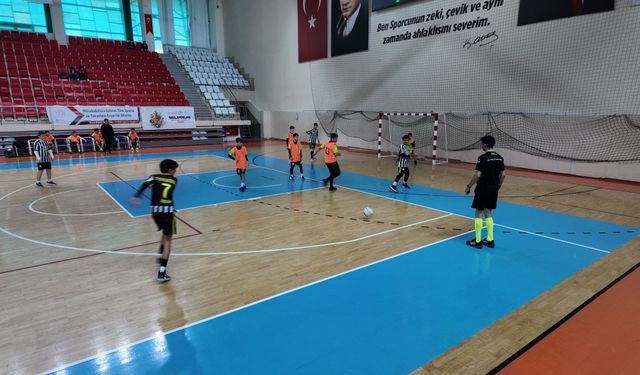 Erzincan’da Okul Sporları Futsal Heyecanı Başladı