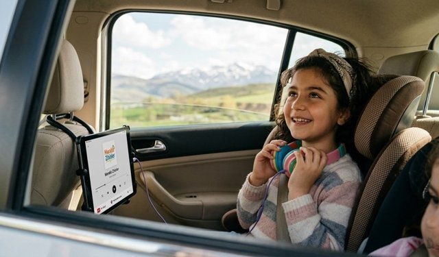 Çocukla Yolculuğu Kolaylaştıran Yöntem: En İyi Podcast Önerileri